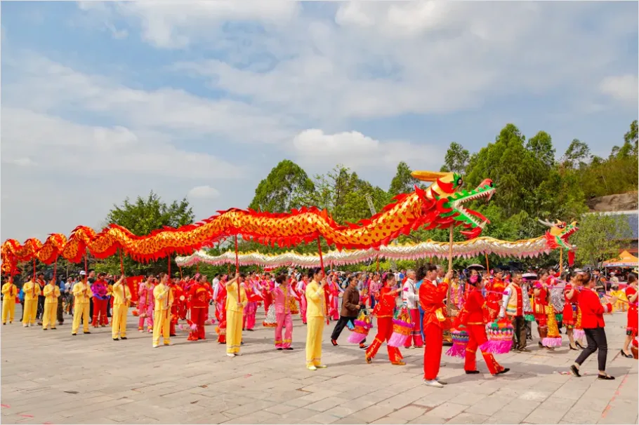 Detail Chinese Dragon Dance Festival Photo Number 10
