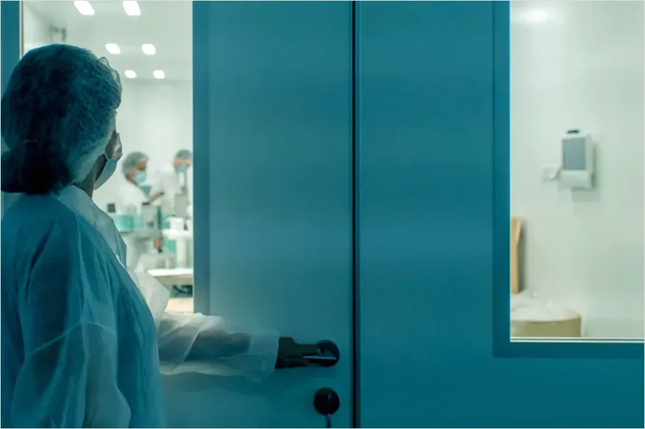 Detail Cleanroom Technician Suit Semiconductor Number 4