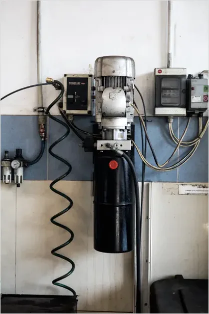 Detail Compressor Machine Industrial Room Number 9