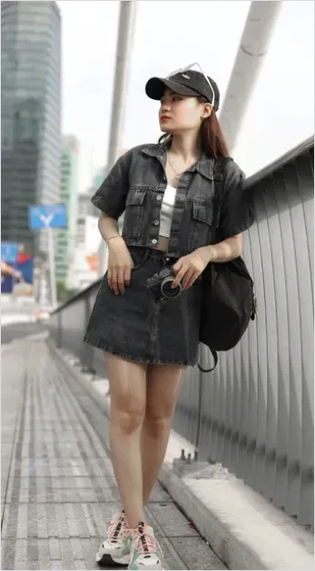 Detail Denim Jacket Outfit Photo Number 14