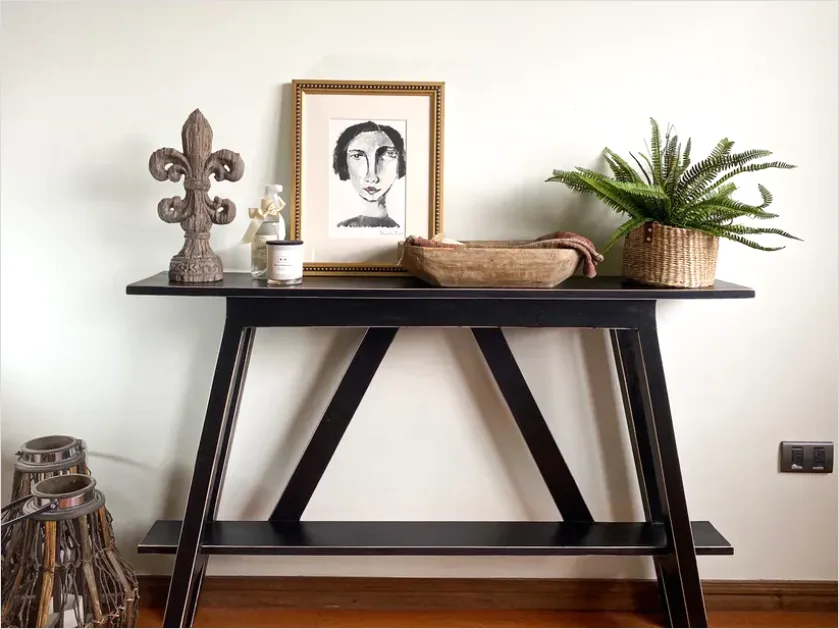 Detail Entryway Console Table Styling Number 2