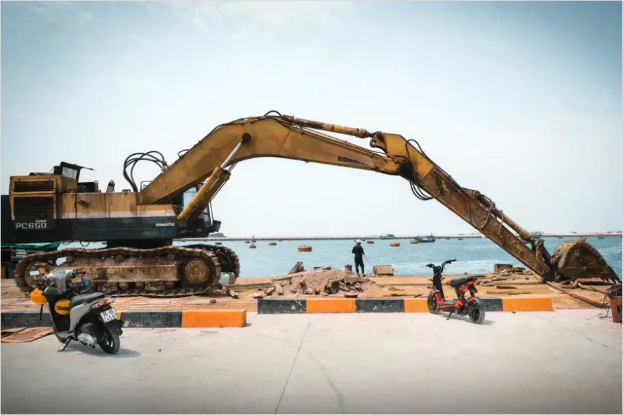 Detail Excavator Heavy Equipment Construction Number 3
