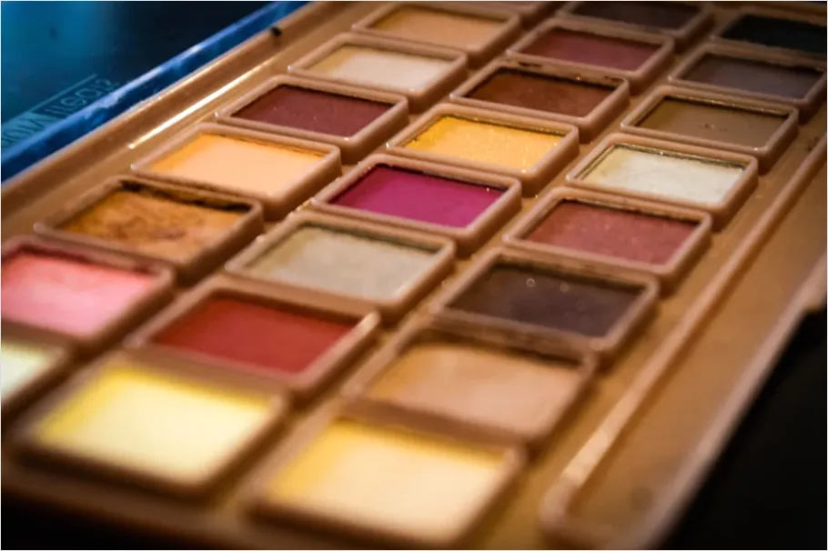Eyeshadow Palette Close Up Photo 1076