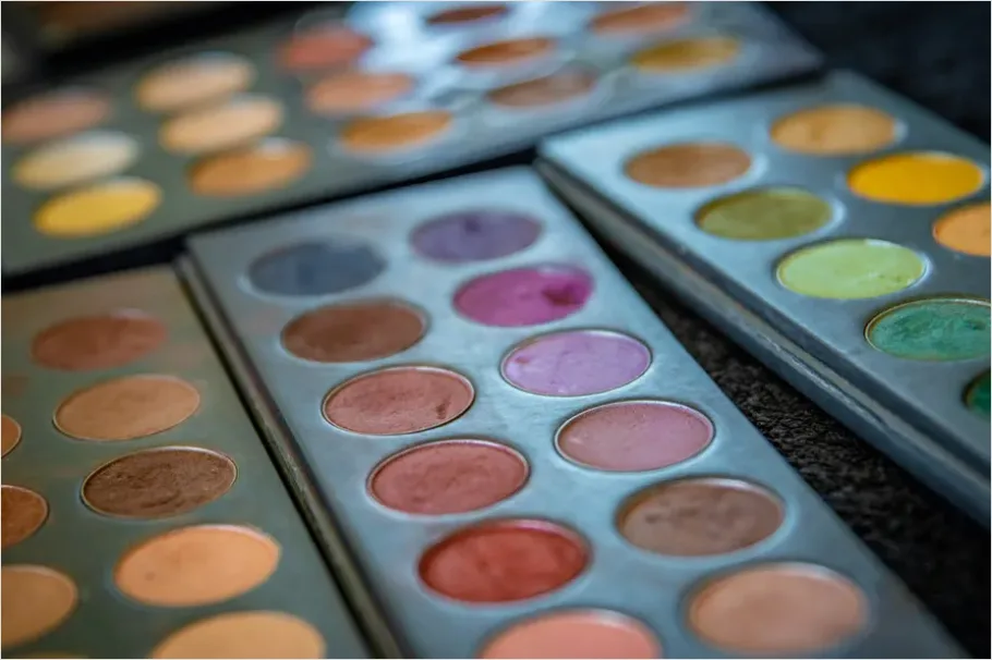 Detail Eyeshadow Palette Close Up Photo Number 14