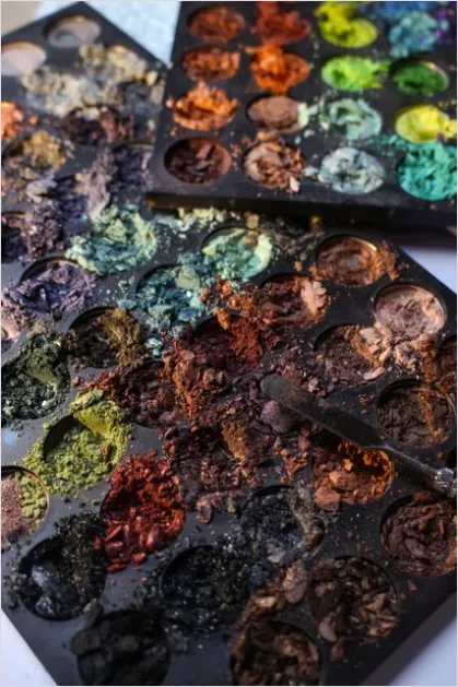 Detail Eyeshadow Palette Close Up Photo Number 15