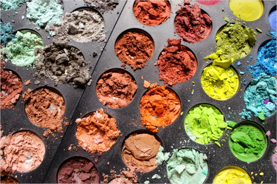 Detail Eyeshadow Palette Close Up Photo Number 5