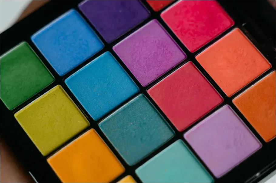 Detail Eyeshadow Palette Close Up Photo Number 8
