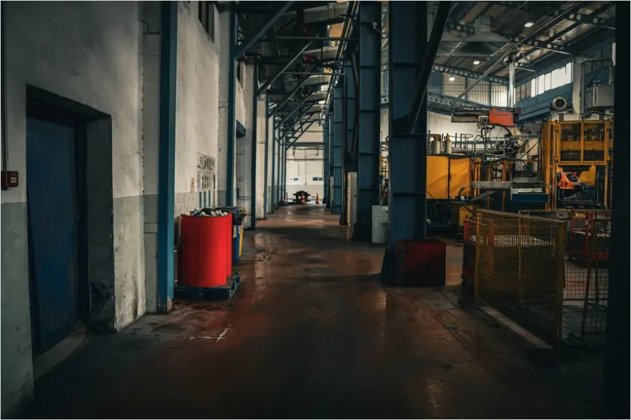 Detail Factory Interior Wide Angle Photo Number 9