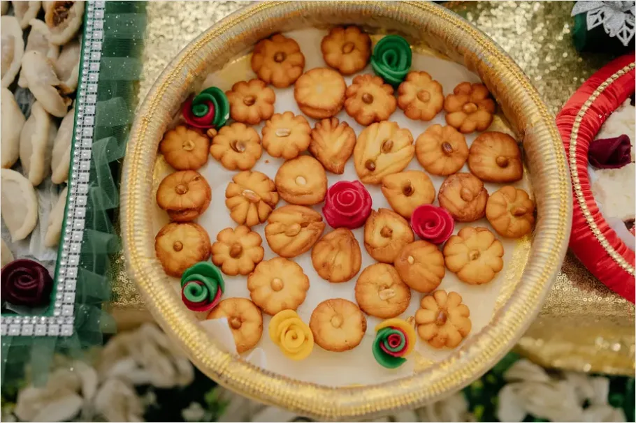 Detail Festival Sweets Tray Close Up Photo Number 2
