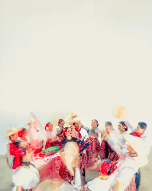 Folk Dance Costume Movement Blur Photo 57e4