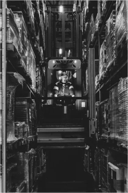 Detail Forklift In Warehouse Operation Photo Number 3