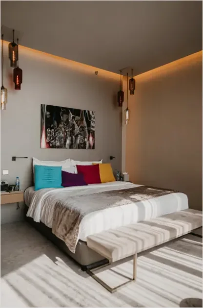 Detail Hotel Style Bedroom Design Number 7
