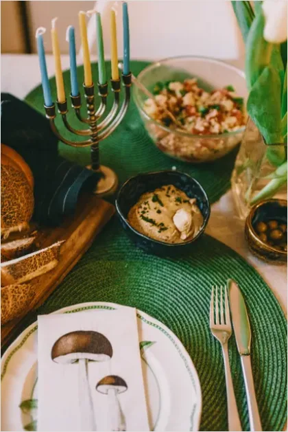 Detail Kosher Meal Table Setting Photo Number 3
