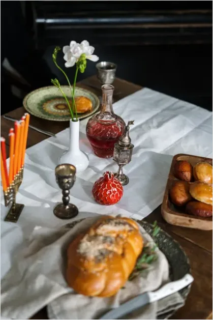 Detail Kosher Meal Table Setting Photo Number 8