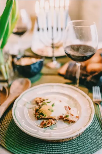 Detail Kosher Meal Table Setting Photo Number 9