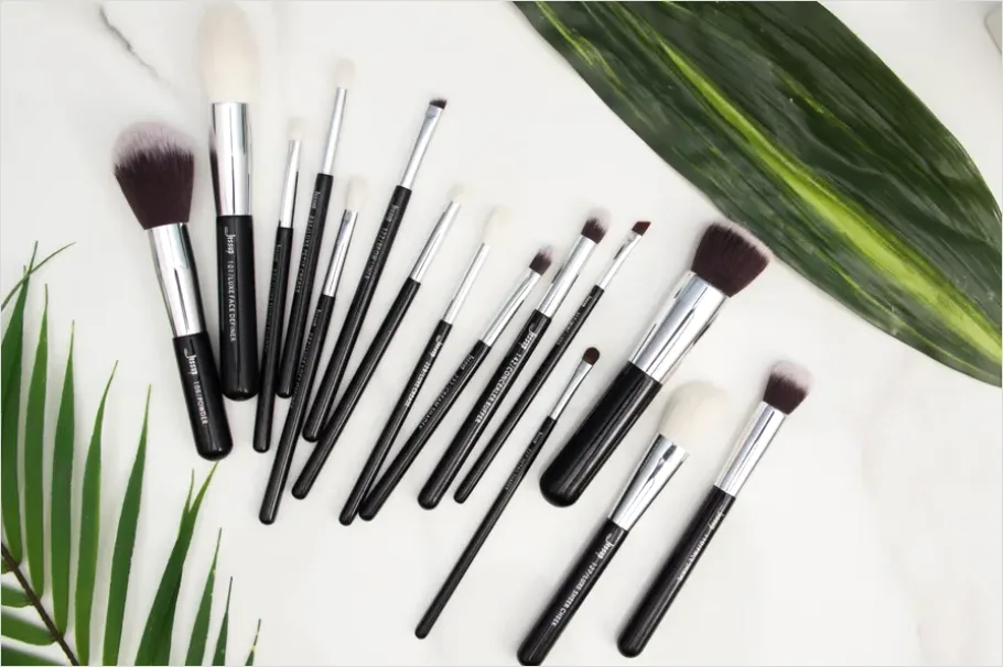 Detail Makeup Brush Set Flat Lay Number 4
