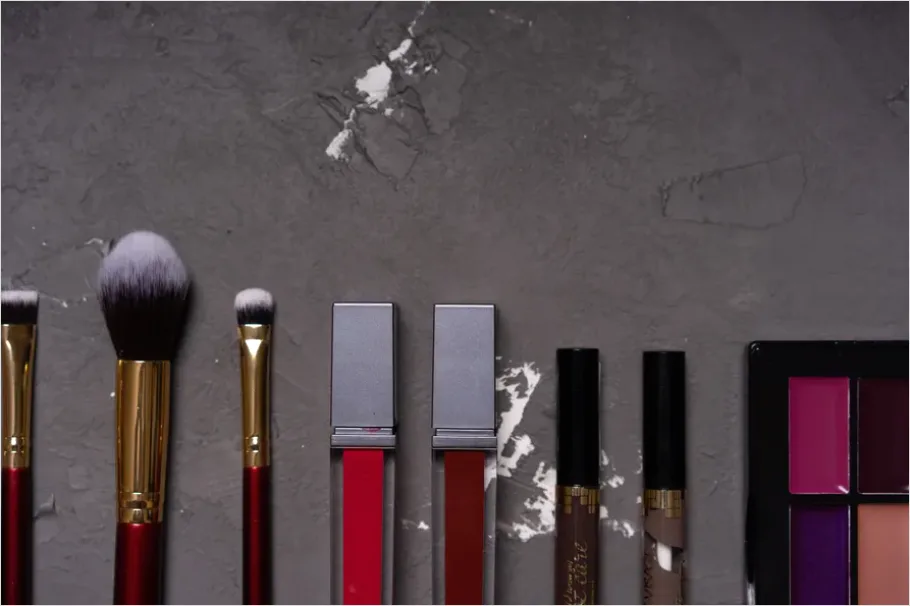 Detail Makeup Brush Set Flat Lay Number 7