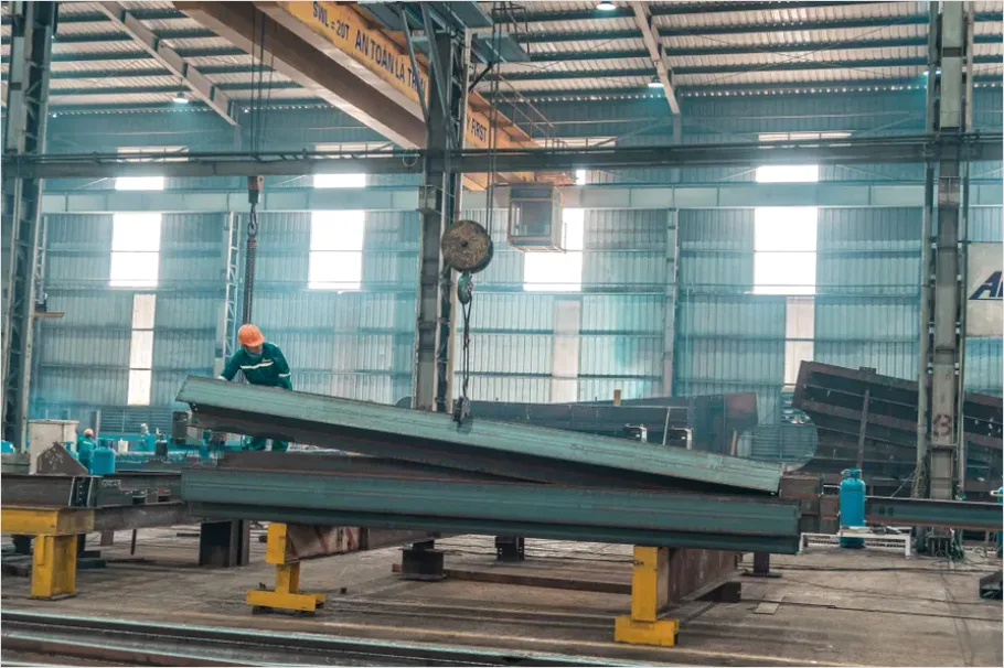 Detail Metal Fabrication Workshop Interior Number 10