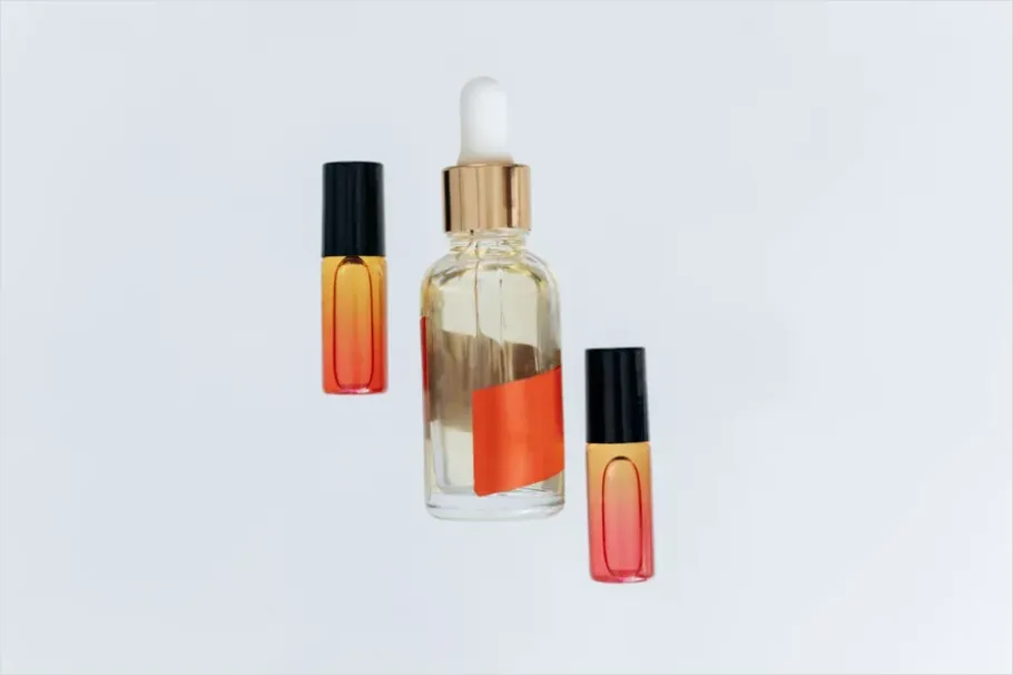Detail Minimal Bottle Mockup On White Number 13