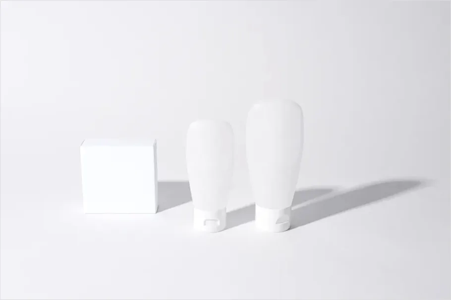 Detail Minimal Bottle Mockup On White Number 3
