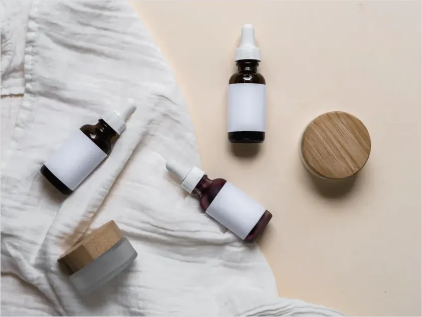 Detail Minimal Bottle Mockup On White Number 5