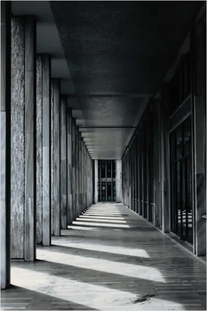 Detail Minimal Corridor Perspective Photo Number 15