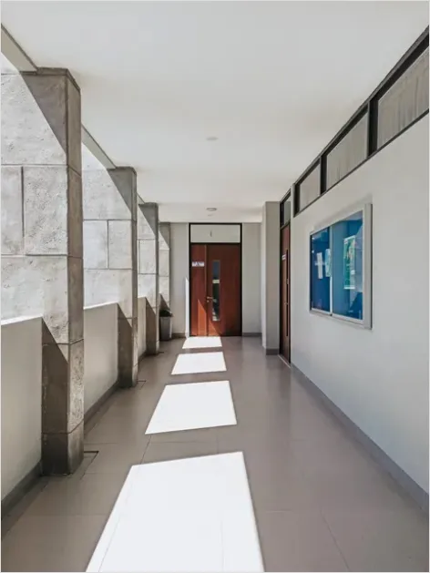 Detail Minimal Corridor Perspective Photo Number 10