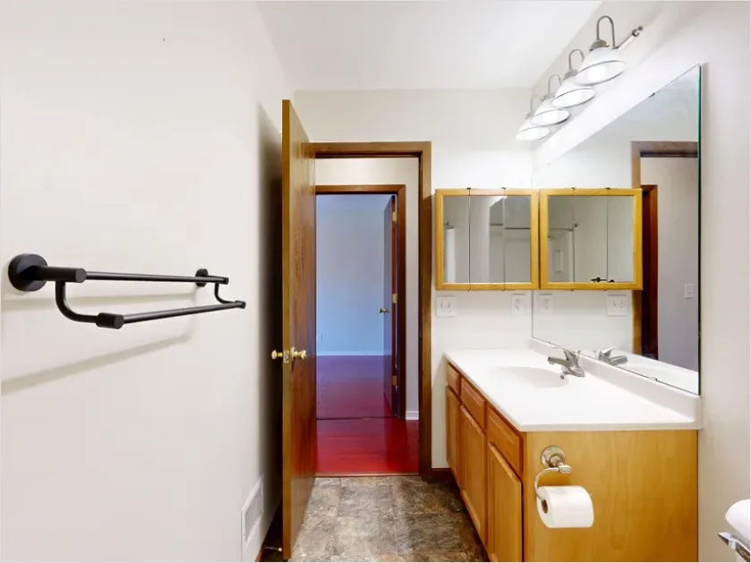 Detail Minimalist Bathroom Interior Design Photo Number 6