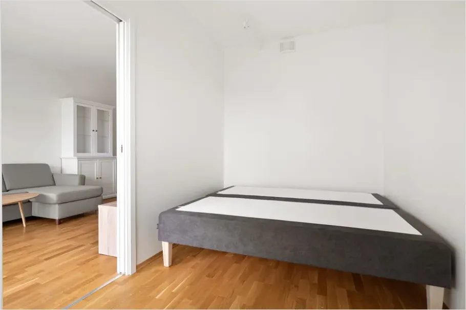 Detail Minimalist Bedroom Interior Design Photo Number 16