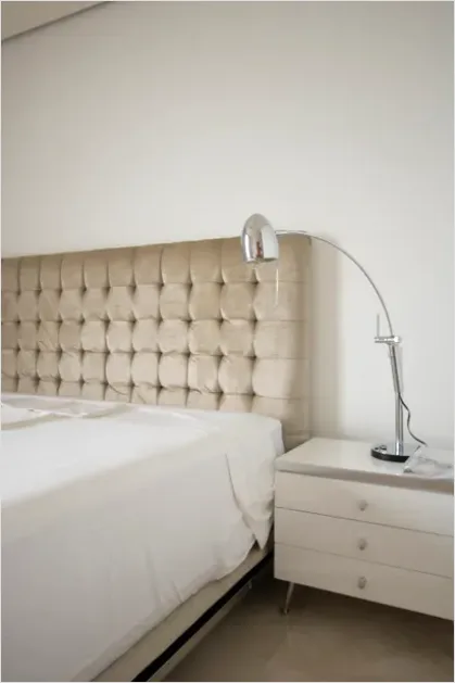 Detail Minimalist Bedroom Interior Design Photo Number 3