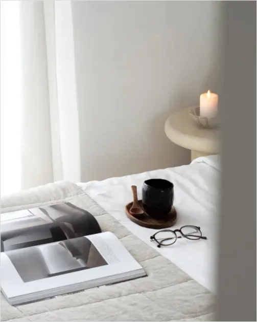 Detail Minimalist Bedroom Interior Design Photo Number 4