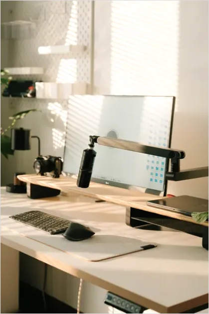 Detail Minimalist Desk Setup Aesthetic Number 3