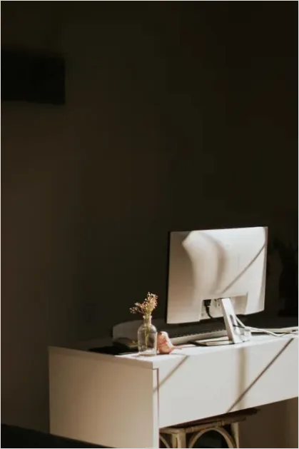 Detail Minimalist Desk Setup Aesthetic Number 10