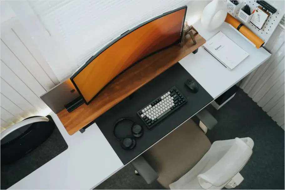 Detail Minimalist Desk Setup Aesthetic Photo Number 10