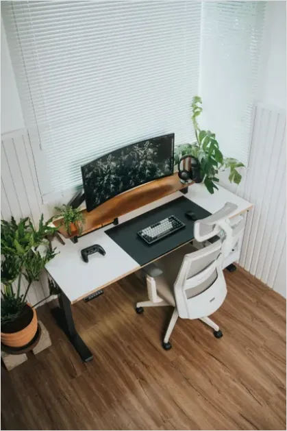 Detail Minimalist Home Office Setup Photo Number 15