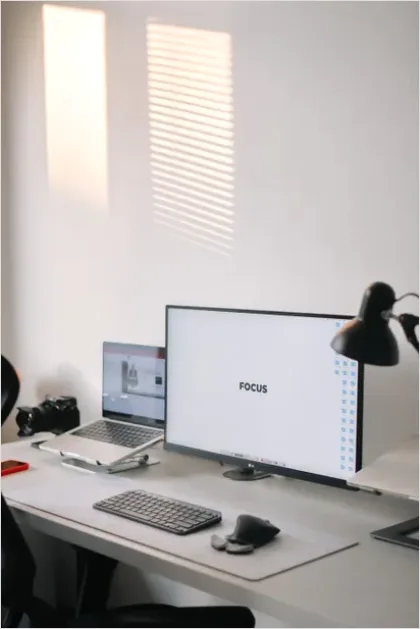 Detail Minimalist Home Office Setup Photo Number 8