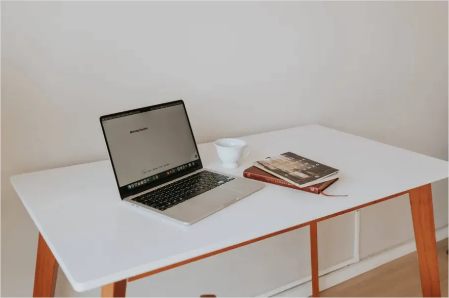 Detail Minimalist Home Office Setup Photo Number 10