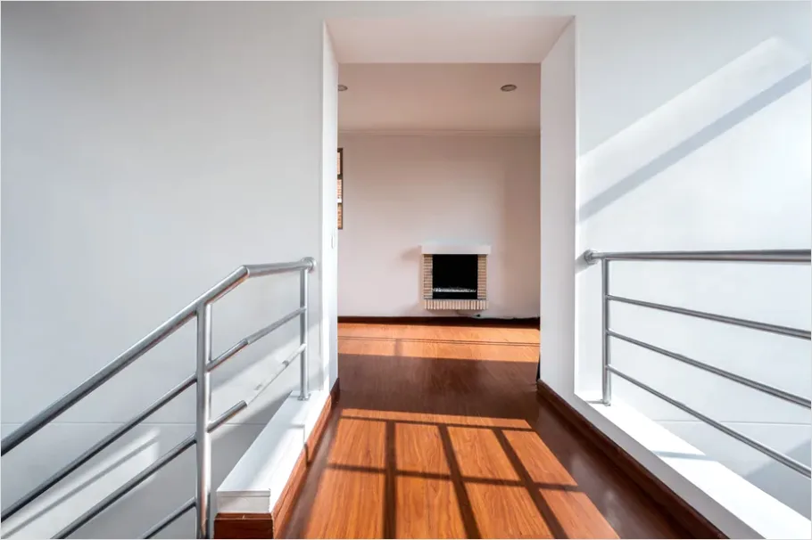 Detail Minimalist Interior With Natural Light Number 11