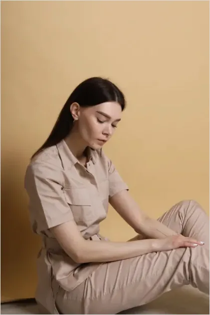 Detail Minimalist Outfit Neutral Tones Photo Number 14