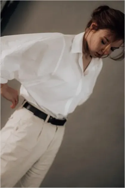 Detail Minimalist Outfit Neutral Tones Photo Number 16
