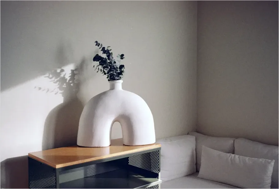 Detail Minimalist White Room Aesthetic Photo Number 13