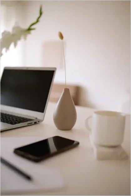 Detail Minimalist Workspace Neutral Tones Photo Number 11