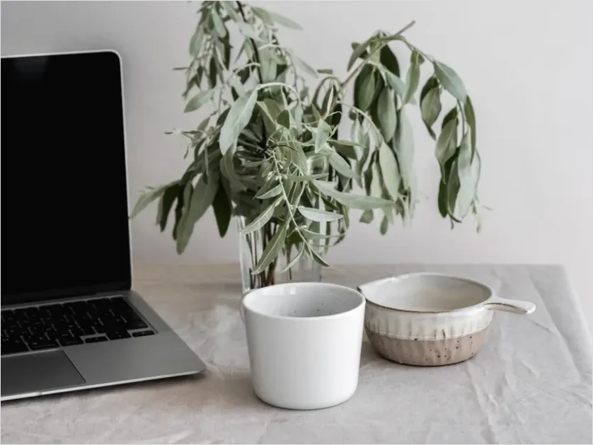 Detail Minimalist Workspace Neutral Tones Photo Number 8