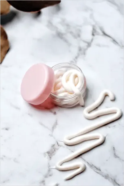 Detail Moisturizer Jar Flat Lay Photo Number 8