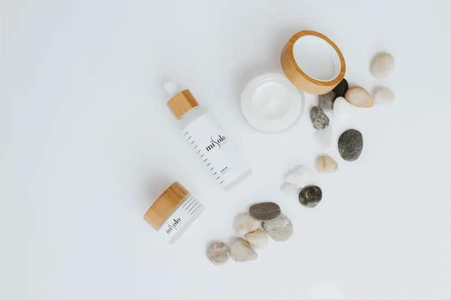 Detail Moisturizer Jar Flat Lay Photo Number 10