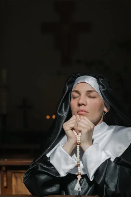 Detail Nun Habit Silhouette Prayer Photo Number 2