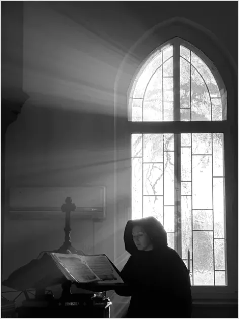 Detail Nun Habit Silhouette Prayer Photo Number 3