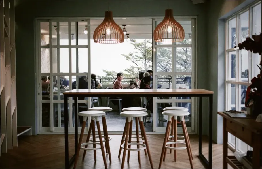 Detail Pendant Light Over Dining Table Number 9
