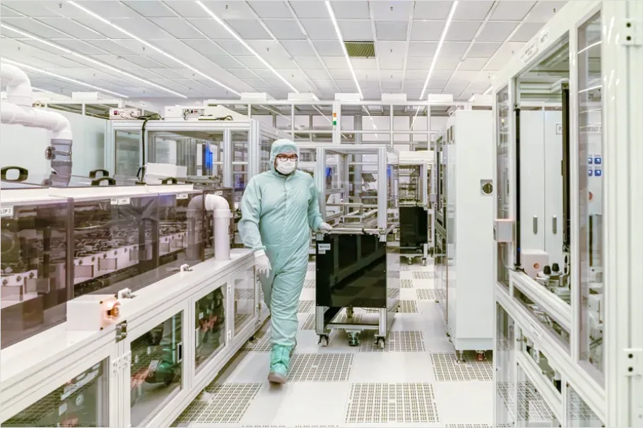 Detail Pharmaceutical Manufacturing Cleanroom Number 5