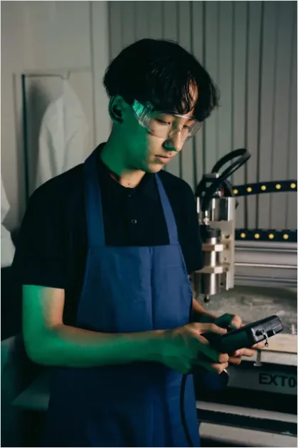 Detail Quality Assurance Technician Factory Photo Number 9